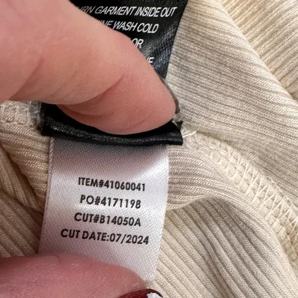 Torrid 2X NWT Champagne Ribbed Crew Neck Sequin Sleeve Long Sleeve Top 41055056 - Picture 10 of 15